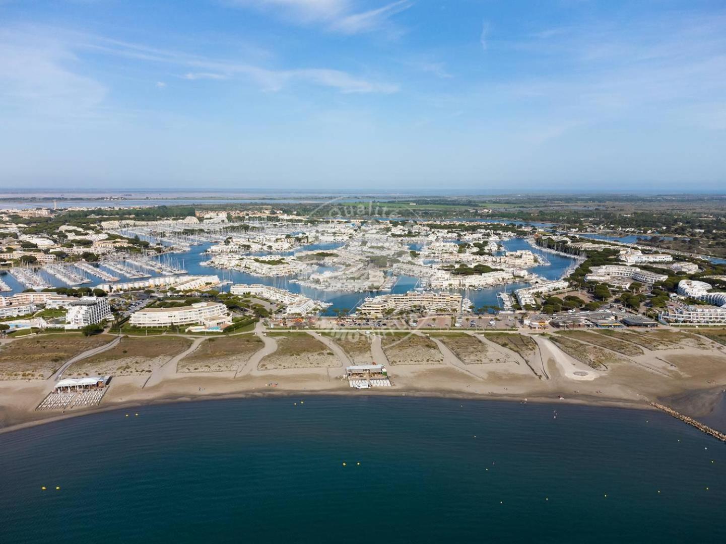 As9836 - P2 Dans Une Residence Sur La Plage Avec Belle Vue Sur Le Chenal Et Parking Prive Le Grau-du-Roi Eksteriør billede